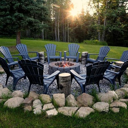 Sleepy Creek Country Manor Bed and Breakfast Bragg Creek Exteriör bild