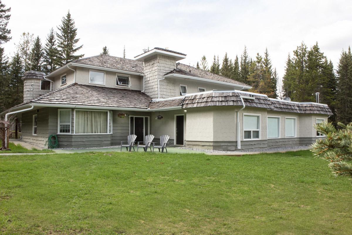 Sleepy Creek Country Manor Bed and Breakfast Bragg Creek Exteriör bild