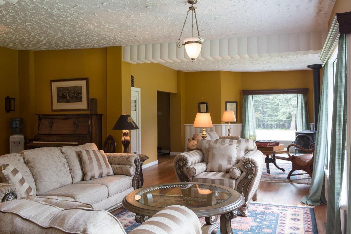 Sleepy Creek Country Manor Bed and Breakfast Bragg Creek Exteriör bild