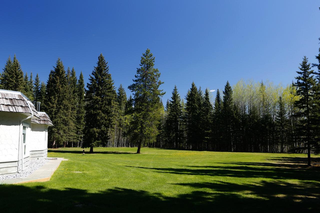 Sleepy Creek Country Manor Bed and Breakfast Bragg Creek Exteriör bild